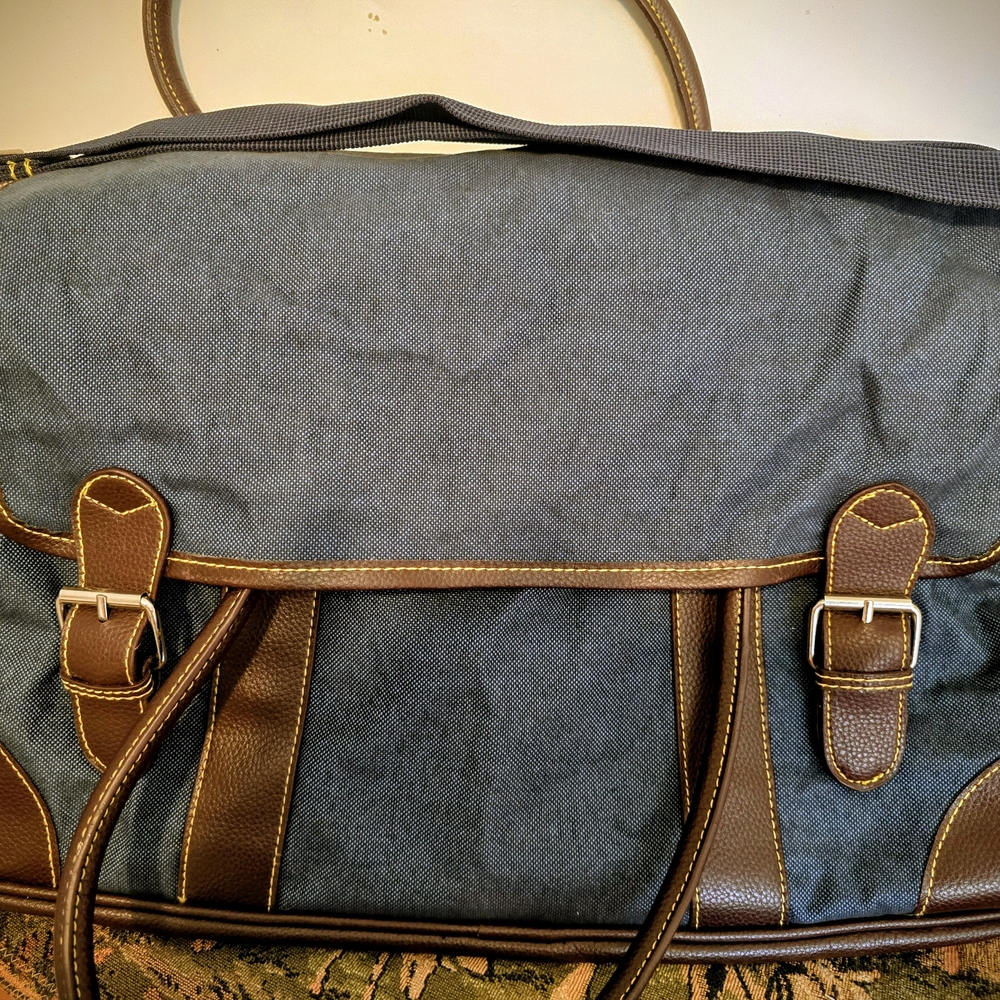 Nautica Stylish Gray and Brown Men's Bag 20x10x8 Inch New